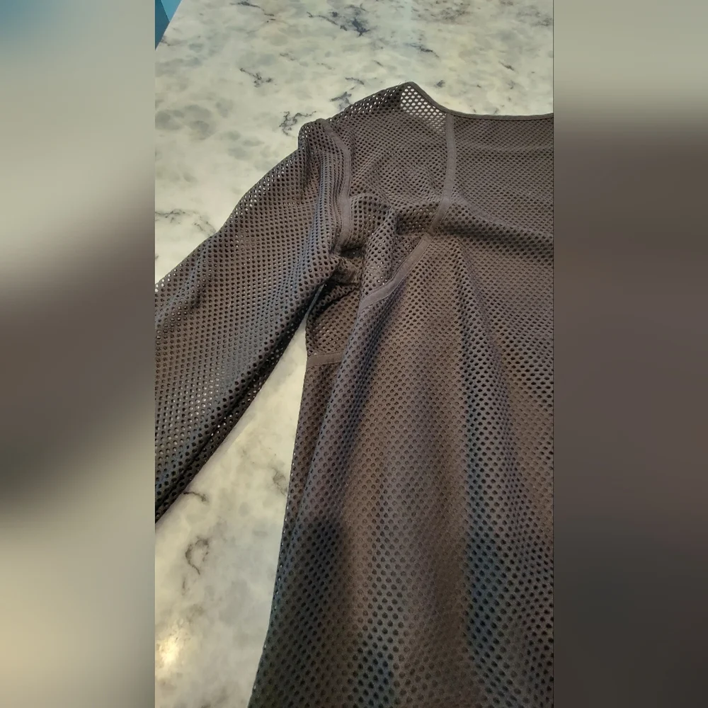 Lululemon Rare Black Mesh Long Sleeve Top - Picture 6 of 10